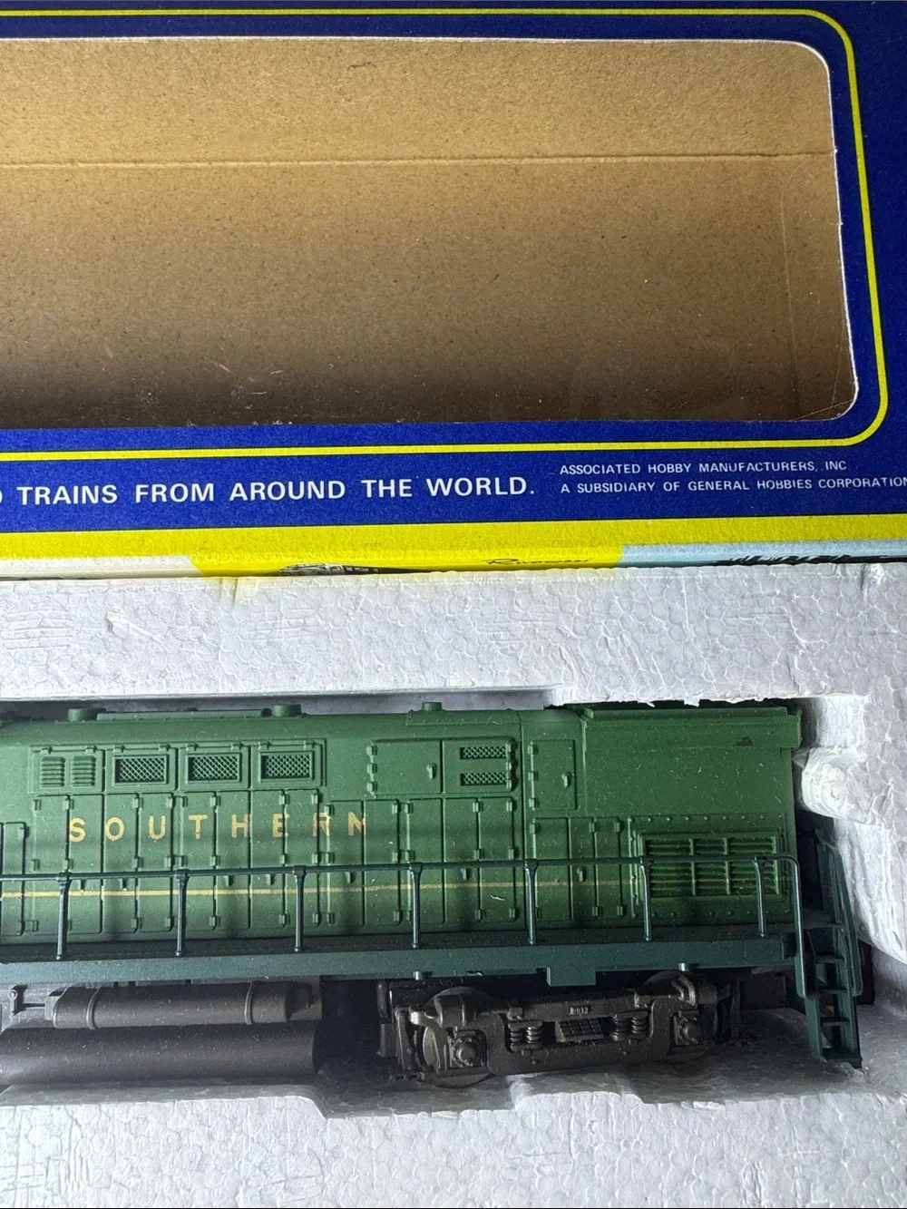 AHM Southern HO Scale Diesel Locomotive (New)